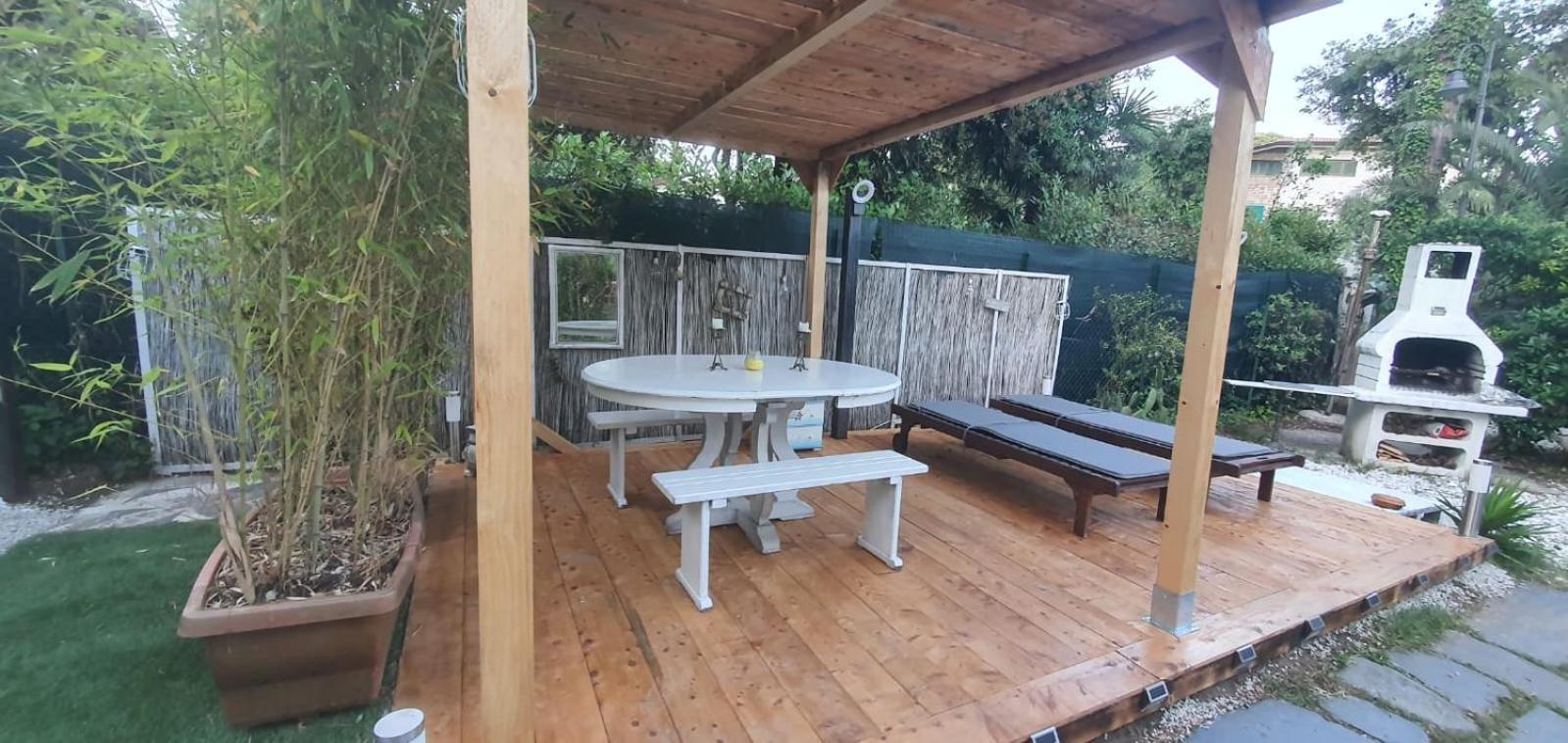 Domus Auroom grande giardino, wi-fi, free parking Viareggio Buitenkant foto