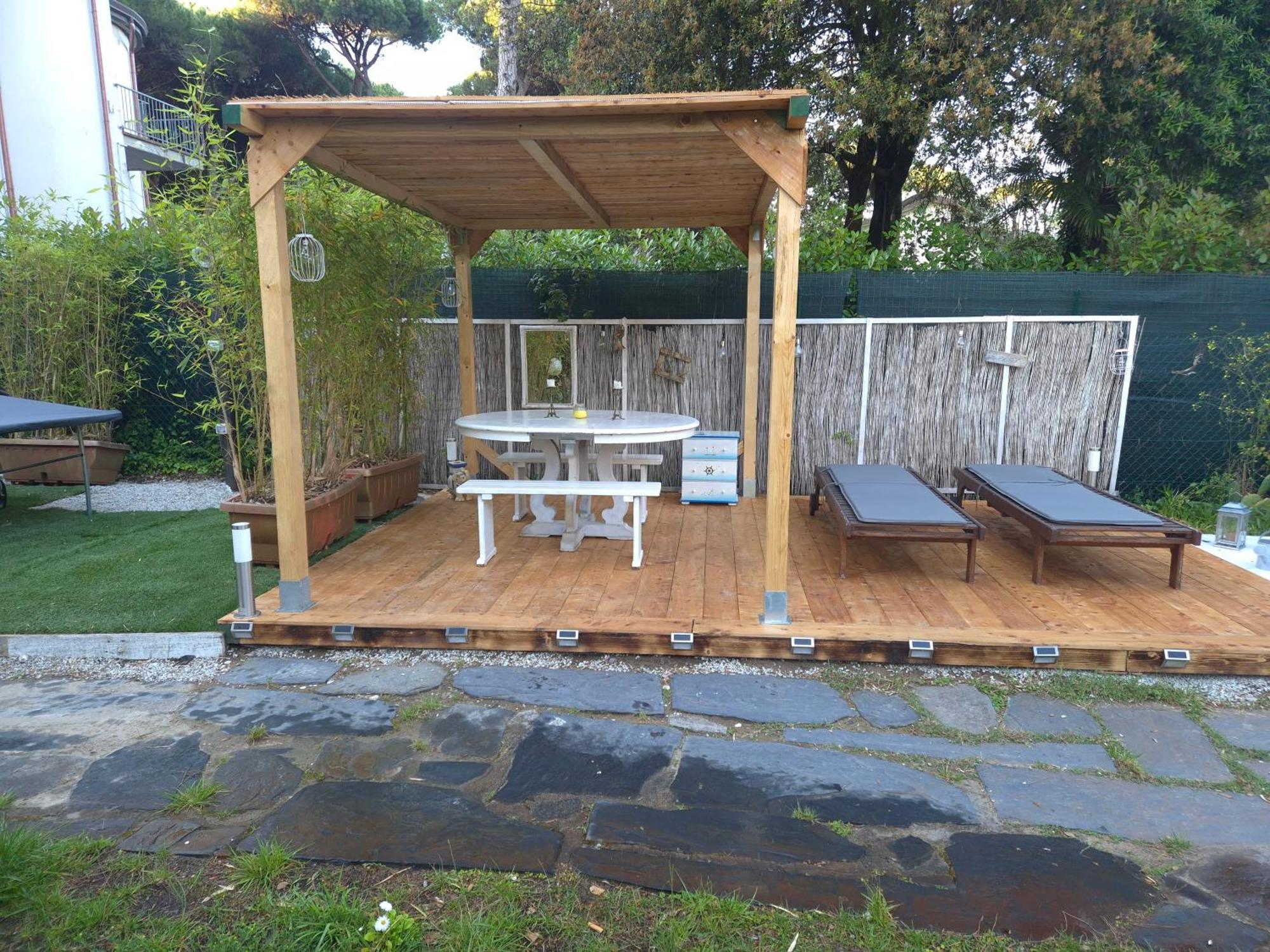 Domus Auroom grande giardino, wi-fi, free parking Viareggio Buitenkant foto